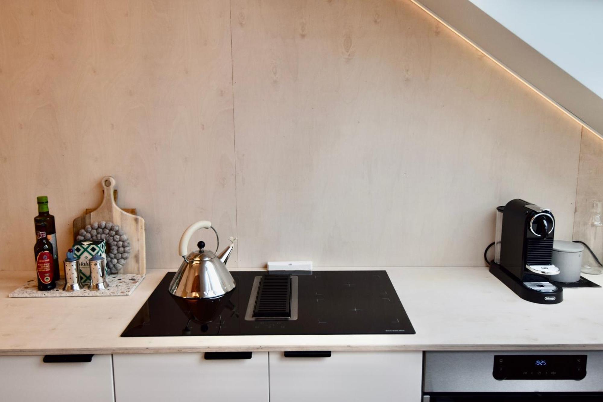 Lekker Nyrenovert Loftsleilighet Pa Lund Apartment คริสเตียนซานด์ ภายนอก รูปภาพ